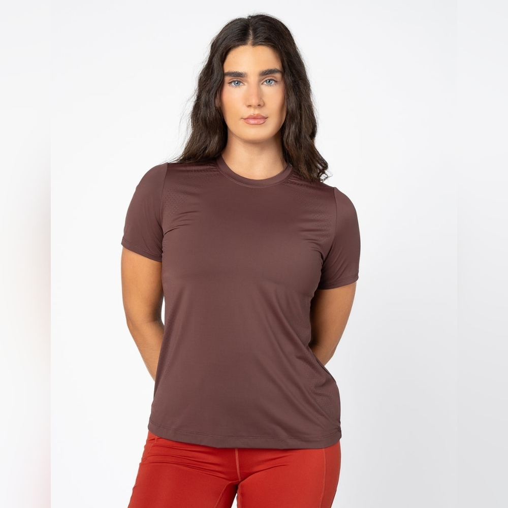 Senita Athletics Laser Cut Tee In Fossile M